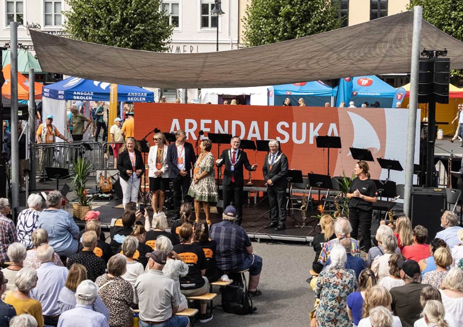 img_arendalsuka_inn-pa-tunet